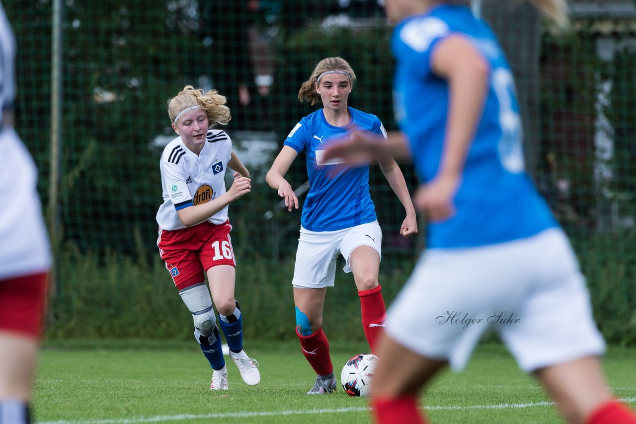 Bild 98 - wBJ Hamburger SV - Holstein Kiel : Ergebnis: 2:0